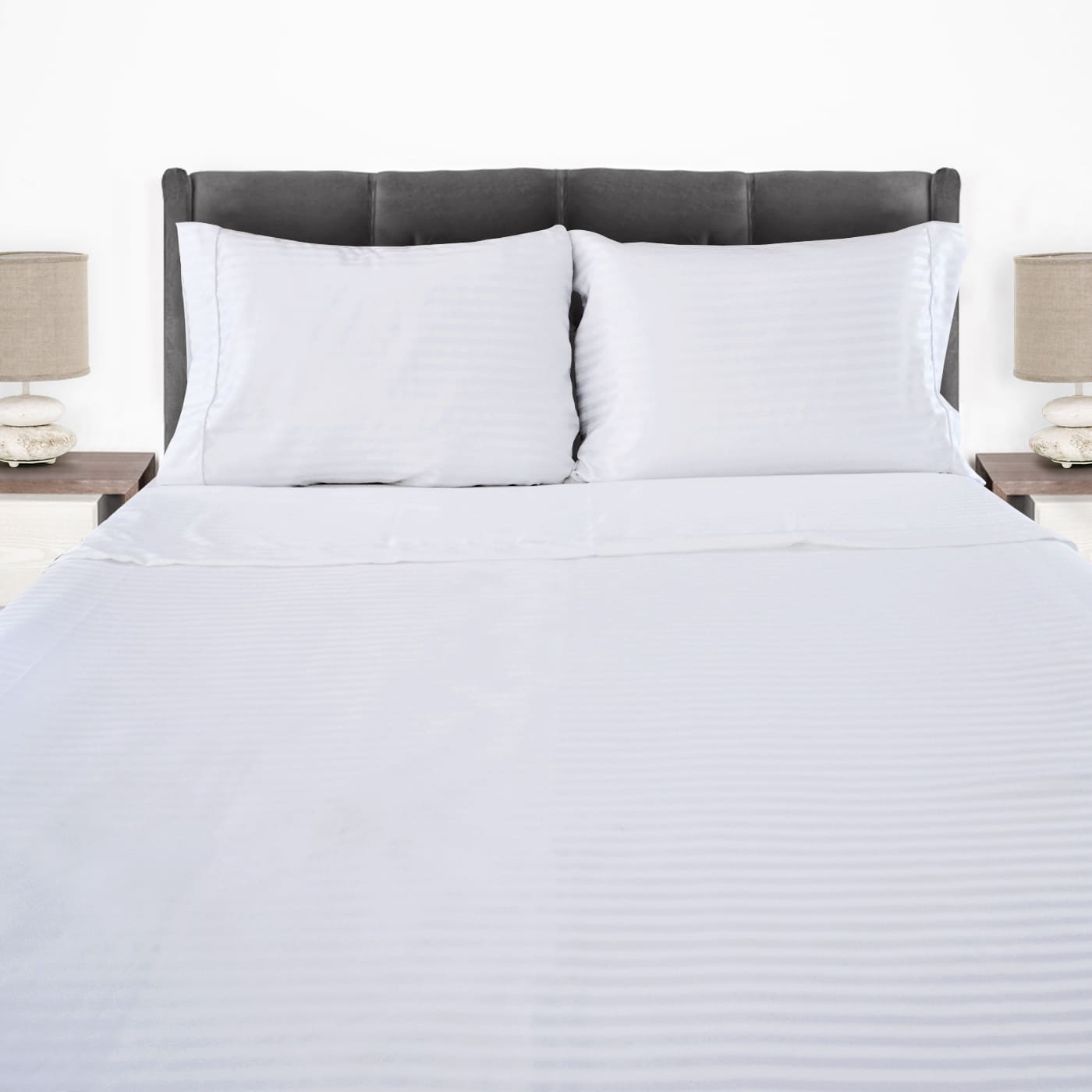 Juego de Sábana Queen KAMUCHY 250 Hilos - 50% Algodón 50% Poliéster Blanco Juego de Sábana Queen KAMUCHY 250 Hilos - 50% Algodón 50% Poliéster Blanco