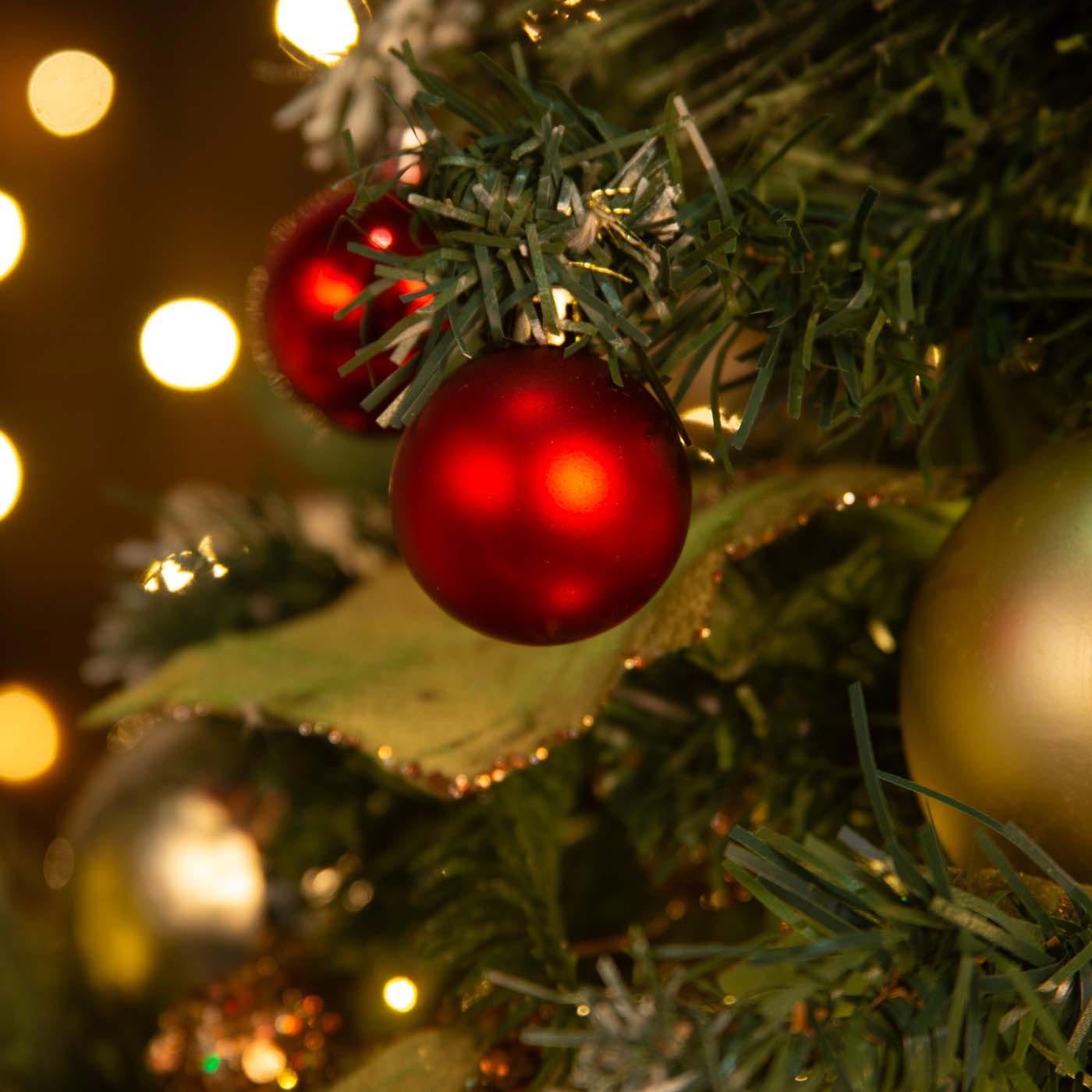 Bolas de Navidad JOY Rojo Brillante/Mate Set x 16 - 4 cm Bolas de Navidad JOY Rojo Brillante/Mate Set x 16 - 4 cm