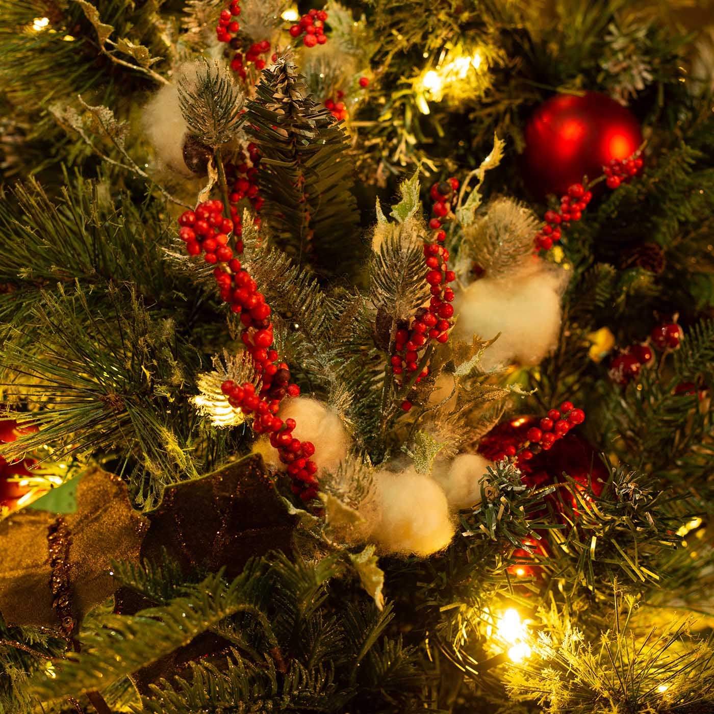 Adorno Navideño Rama Nevada JOY con Berries y Algodón 30 cm Adorno Navideño Rama Nevada JOY con Berries y Algodón 30 cm