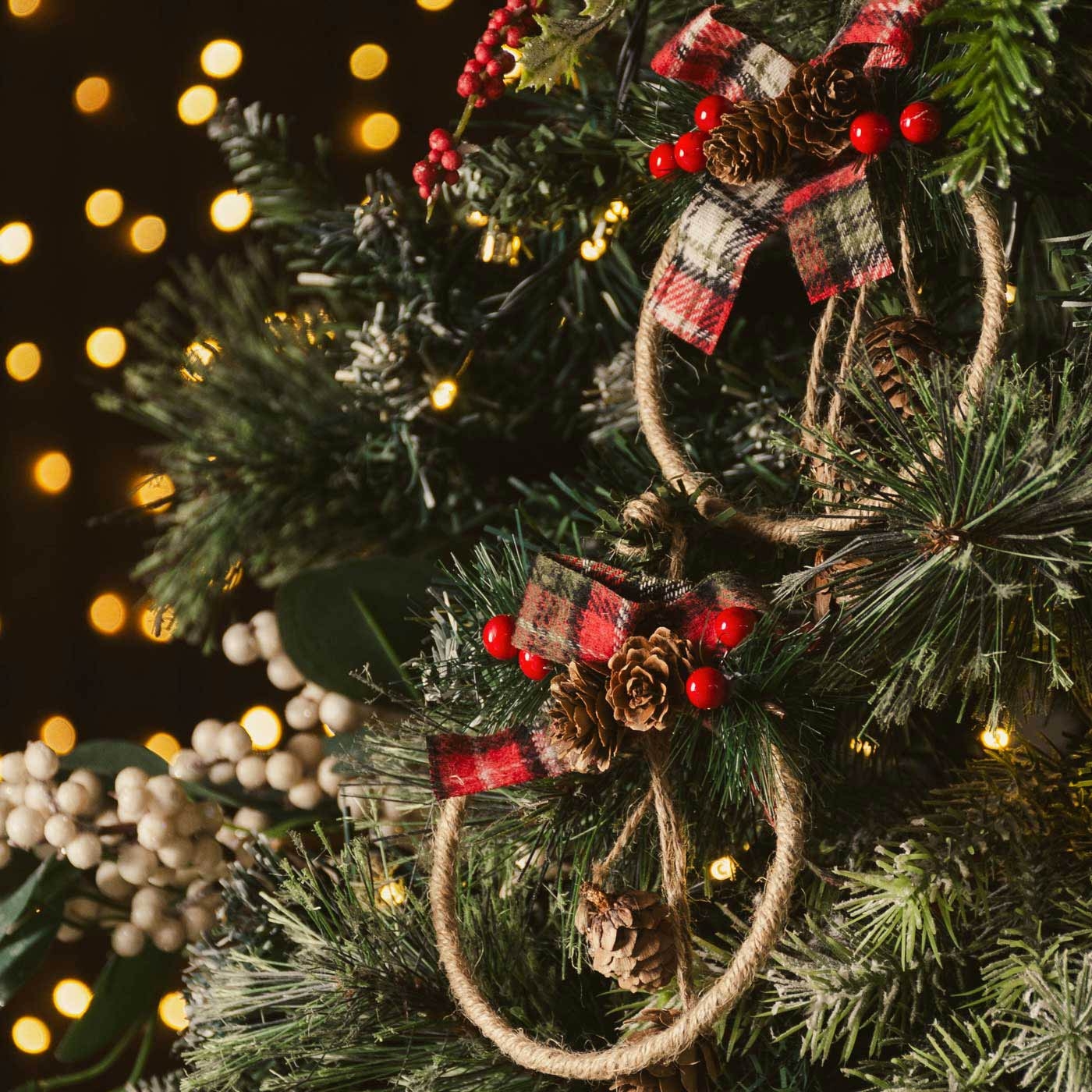 Adorno Navideño Colgante JOY Corona Cascabel 12 cm Adorno Navideño Colgante JOY Corona Cascabel 12 cm