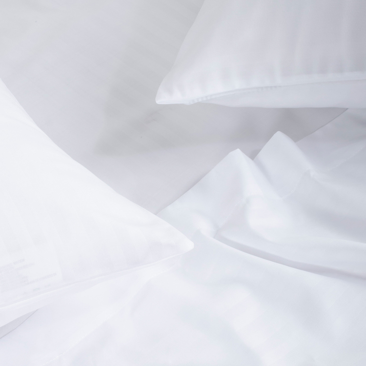 Juego de Sábanas Sencillo K-LINE Sateen 90 Gramos Blanco Juego de Sábanas Sencillo K-LINE Sateen 90 Gramos Blanco