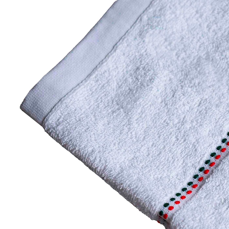 Set x 2 Toallas de Manos FATELARES Guirnalda 40 x70 cms/400 grms Blanca con Decorado y Verde con Decorado Set x 2 Toallas de Manos FATELARES Guirnalda 40 x70 cms/400 grms Blanca con Decorado y Verde con Decorado