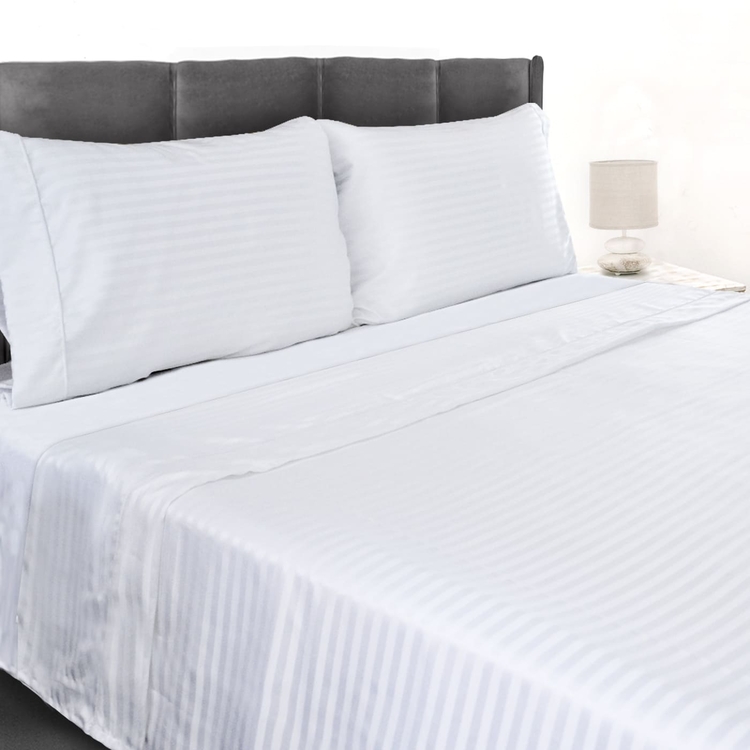 Juego de Sábana Queen KAMUCHY 250 Hilos - 50% Algodón 50% Poliéster Blanco Juego de Sábana Queen KAMUCHY 250 Hilos - 50% Algodón 50% Poliéster Blanco